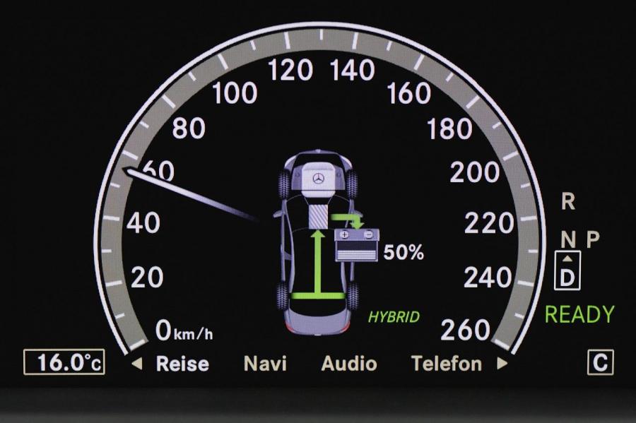  Mercedes-Benz S400 BlueHYBRID 2008 года  (фото 31 из 35)